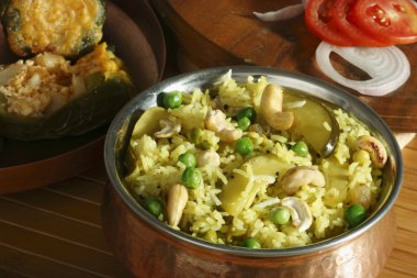 masale bhaat - baharatlı maharashtrian kızarmış pilav