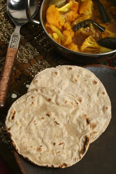 Bhakri - un pane piatto fatto di Jowar del Gujarat . — Foto Stock