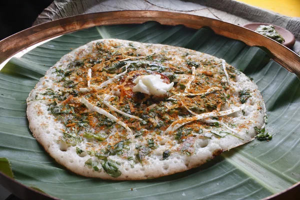 Methi dosa - een pannenkoek gemaakt van fenegriek verlaat uit Zuid-india — Stockfoto