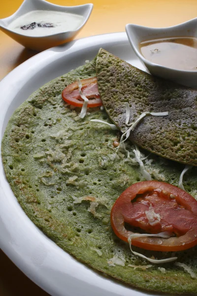 Palak dosa - ein knuspriger Spinat-Pfannkuchen — Stockfoto