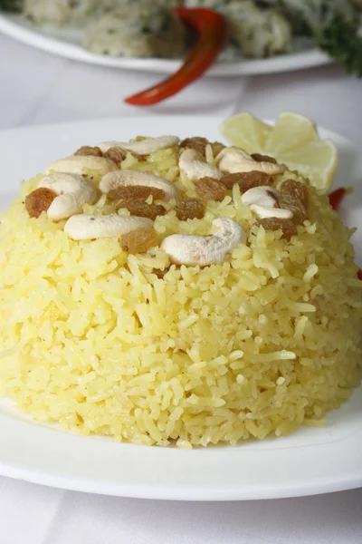 Holde Bhaat - Um prato popular de arroz amarelo de Bengala — Fotografia de Stock