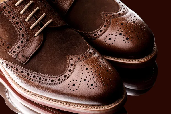 Fabolous dos tonos hombres brogue primer plano —  Fotos de Stock