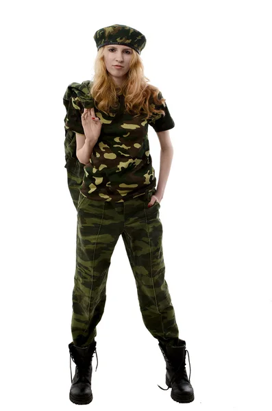 Сексуальная девушка в военной форме — стоковое фото