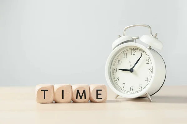 Text Time Wooden Blocks Cube Alarm Clock — Φωτογραφία Αρχείου