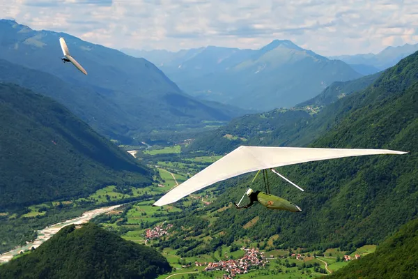 Hang gliding na Eslovénia — Fotografia de Stock