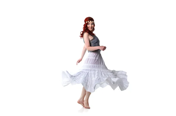 Jeune femme gitane dansant isolée sur fond blanc Photos De Stock Libres De Droits