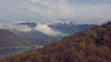 Lugano Gölü 'nün hava manzarası İsviçre Bulutlu Sonbahar