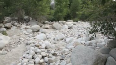 Kuru nehir yatağı kuraklık