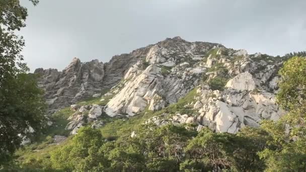 Hermoso tiro de montaña — Vídeos de Stock