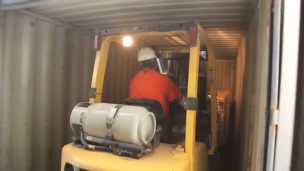 Glidecam shot of forklift — Stock Video