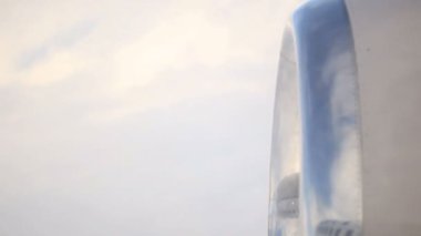 uçan bulutlar uçak motoru hakkında