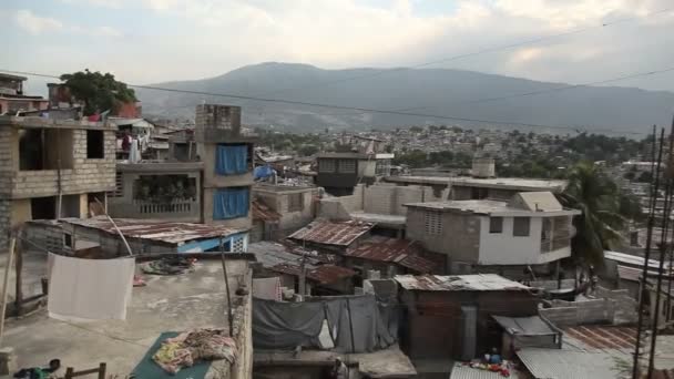 Brede pannen schot over port au prince, Haïti. — Stockvideo