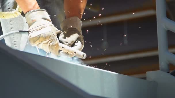 Welding tight shot super slow motion — Stock Video