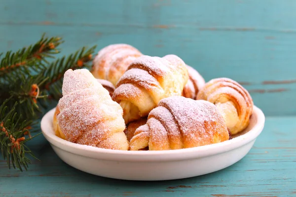 Biscuits Noël Bagels Avec Confiture Sucre Poudre Dans Une Assiette — Photo