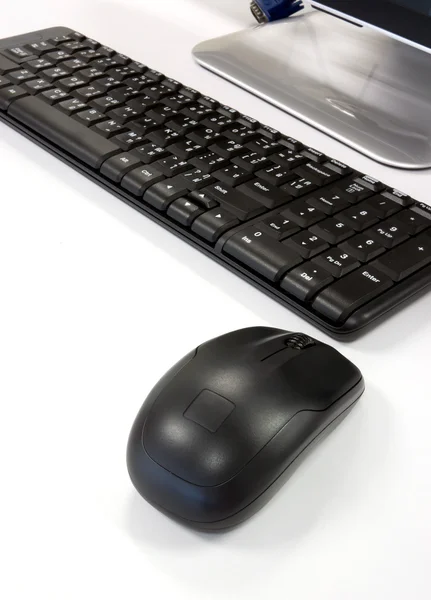 klavye ve fare ile çalışma masası