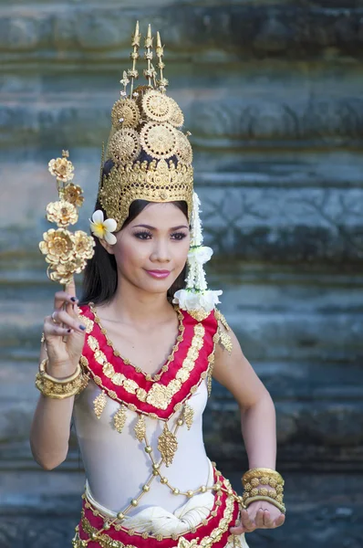 A woman in Apsara,Cambodian tradtitional costume — Stock Photo, Image