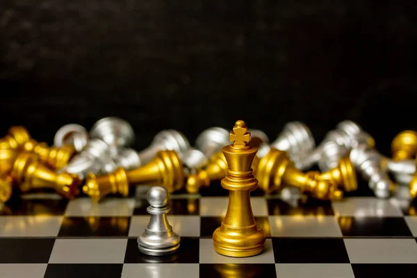 King Chess Figure Battle Bonde Schackfigur Ombord Management Eller Ledarskap — Stockfoto