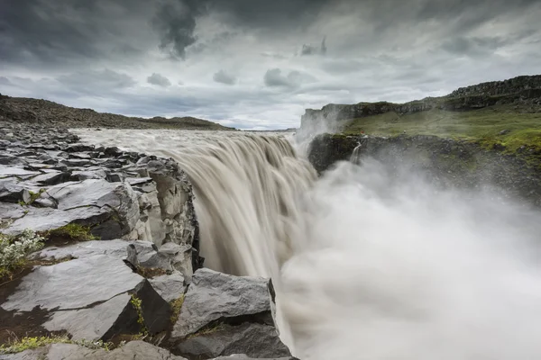 Водопад Деттифосс в Исландии — стоковое фото