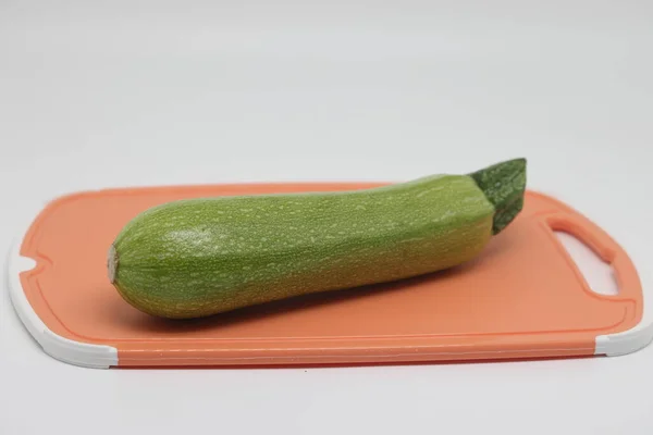 Unpeeled Green Zucchini Zucchini Cutting Kitchen Board — Stockfoto
