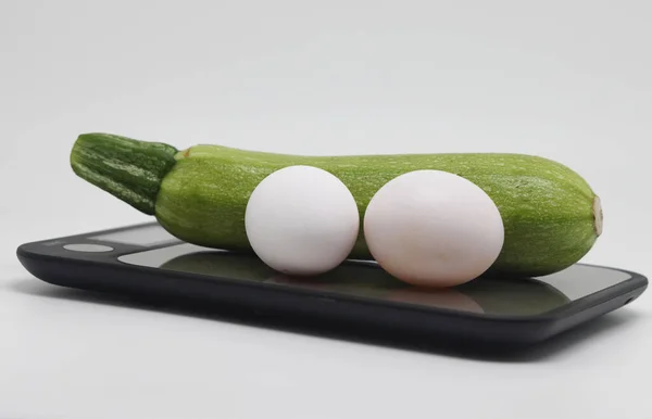 Zucchini Two Raw Chicken Eggs Lie Cutting Board — Stockfoto