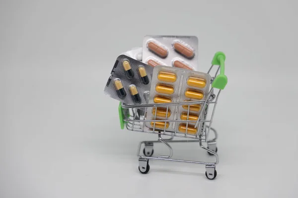 Supermarket Trolley Full Blister Pills Lot Pills Wheelbarrow Concept Home — 图库照片