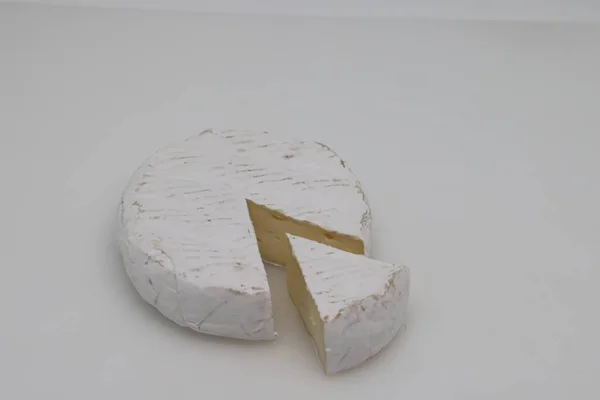 Morceau Fromage Sur Fond Blanc Perte Poids Régime Alimentaire Contrôle — Photo