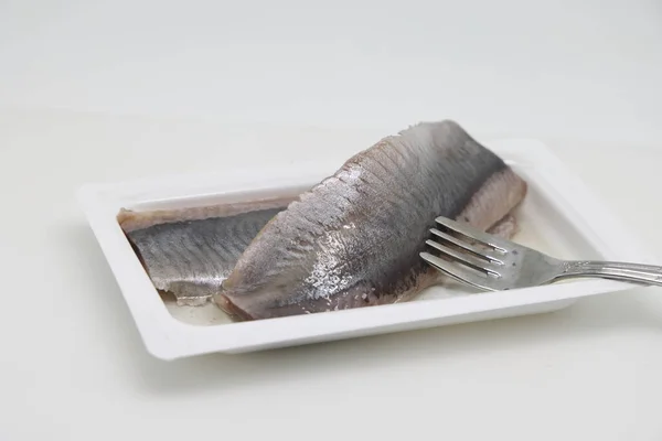 Arenque Salgado Sobre Fundo Branco Comida Saudável Conceito Estilo Vida — Fotografia de Stock