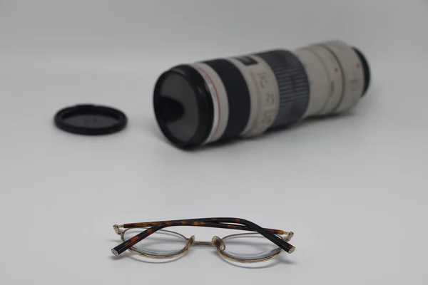 Kamera Para Gözlük Lens Seyahat Konsepti Gezgin Aksesuarları Fotoğraf Stoklarından — Stok fotoğraf