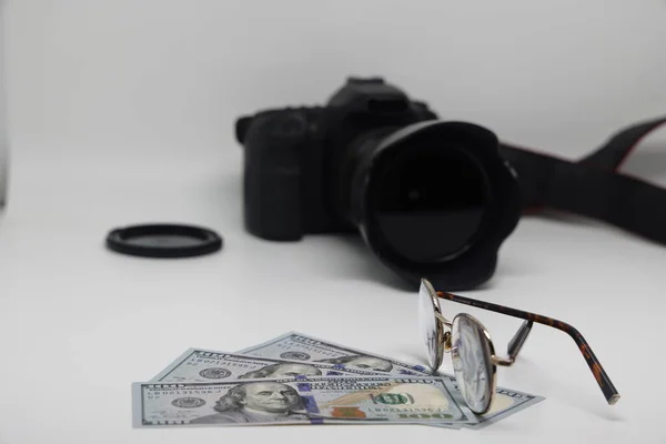 Office Desk Workplace Camera Glasses Banknotes Earnings Photo Stocks — Stock Photo, Image
