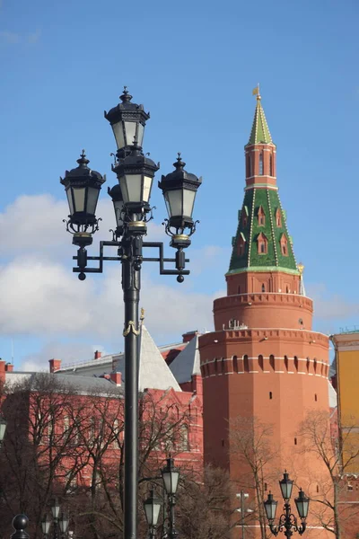Krásná Lampa Pozadí Kremlinské Věže Únor 2022 — Stock fotografie