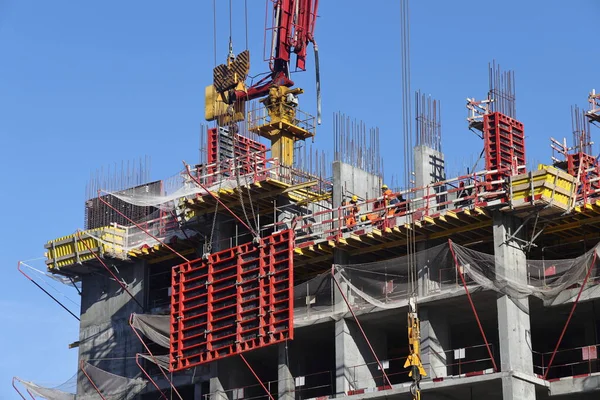 Lugar Construcción Con Grúas Contra Cielo Maquinaria Construcción Construcción Rascacielos —  Fotos de Stock