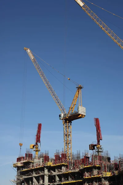 Lugar Construcción Con Grúas Contra Cielo Maquinaria Construcción Construcción Rascacielos —  Fotos de Stock