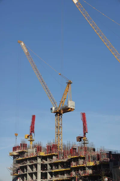 Lugar Construcción Con Grúas Contra Cielo Maquinaria Construcción Construcción Rascacielos —  Fotos de Stock