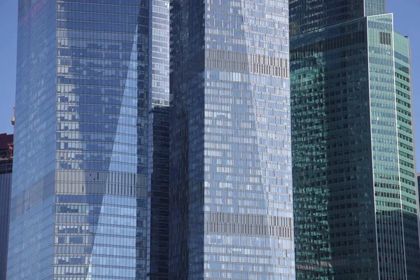 Projeto Futurista Parte Arranha Céus Contra Céu Azul Claro Projeto — Fotografia de Stock