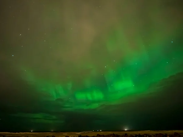 Paisaje Con Luces Boreales Aurora Boreal Sobre Península Rekjanes Islandia — Foto de Stock