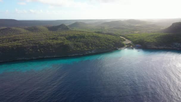 Karayip Denizi Ndeki Curacao Kıyılarının Havadan Görünüşü Turkuaz Uçurum Sahil — Stok video