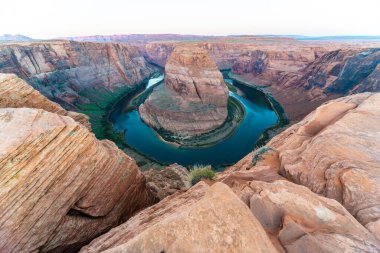 Horseshoe Bend 'de şafak manzarası. Colorado nehri, Page, Arizona, ABD yakınlarında..