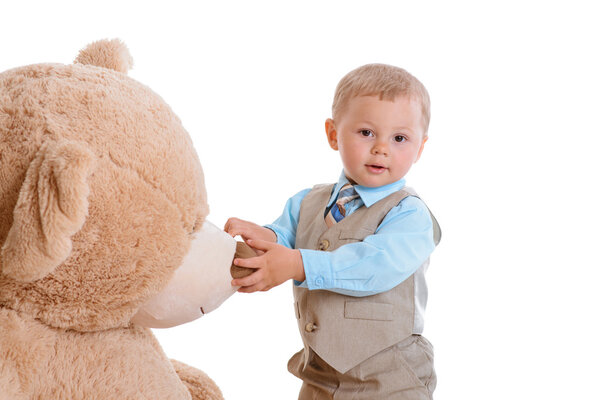 маленький мальчик с Тедди
