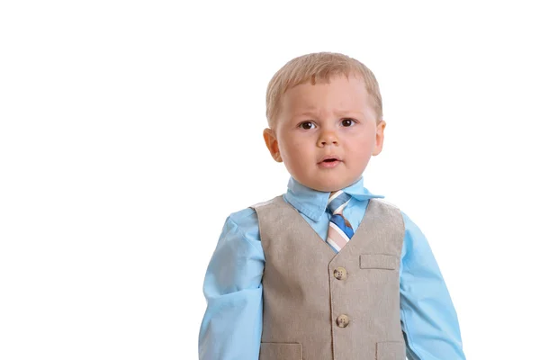 Kleiner Junge sieht ernst aus — Stockfoto