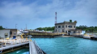 Bu timelapse welland canal, ontario, Kanada içinde geçmiş bir göl yük gemisi hareket eder