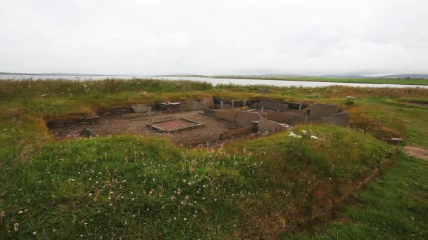El asentamiento Barnstone, unas ruinas neolíticas en Orkney, Escocia — Vídeos de Stock