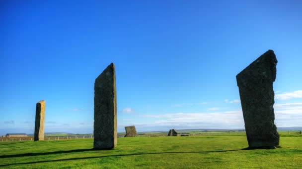 Timelapse kamieni stenness, mały pierścień stojących kamieni w Orkady, Szkocjastenness, 스코틀랜드 오크니에 서 있는 돌의 작은 링 돌 timelapse — Wideo stockowe