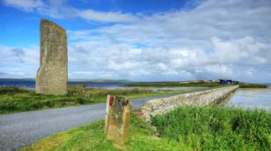 bir timelapse görüntülemek watchstone, orkney, İskoçya'da bir büyük duran taş.