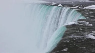 niagara falls eşiğine kış