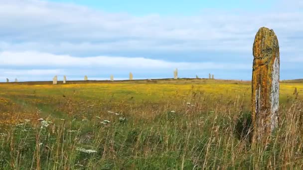 Uma vista do Anel de Brodgar em Orkney, Escócia — Vídeo de Stock