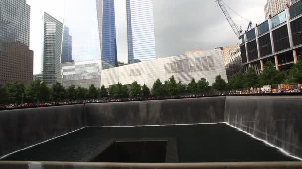 Een weergave van de 911 memorial, new york — Stockvideo