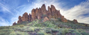 Arizona, ABD 'deki Batıl inanç Dağları' nın Panorama manzarası