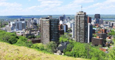 Hamilton, Ontario 'nun yamaçtan görünüşü