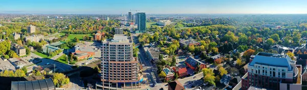 Brampton, Ontario, Kanada şehir merkezindeki hava manzarası.