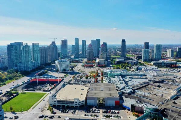 Mississauga, Ontario, Kanada 'nın gökyüzü manzarası